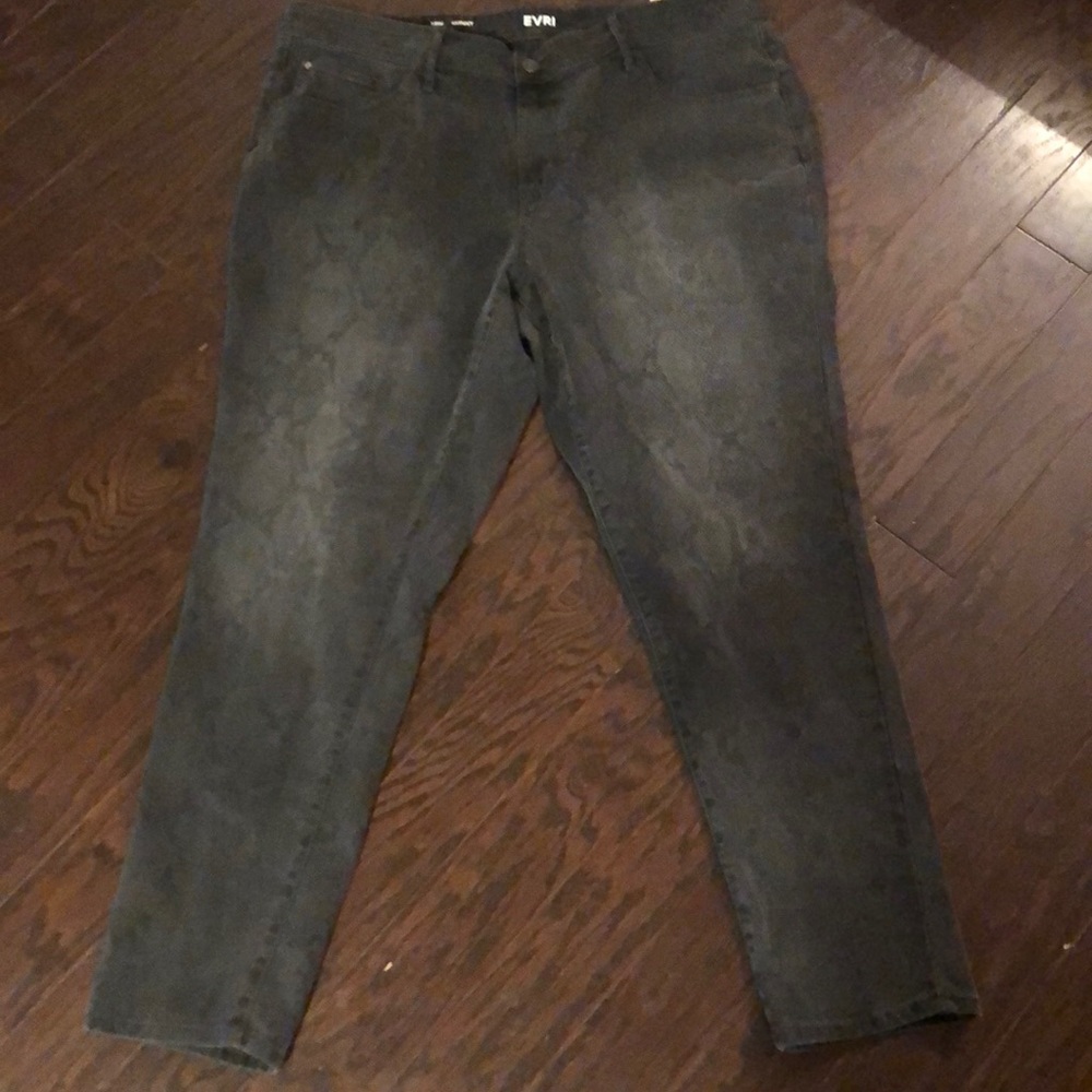 Plus Size EVRI Snake Print Skinny Jeans - Picture 5 of 7